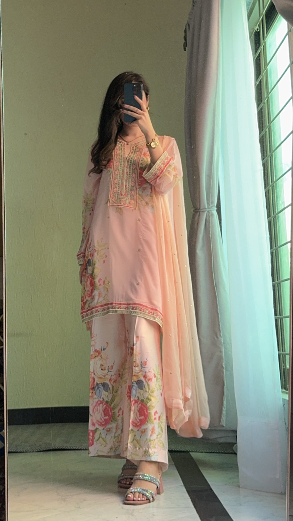 Noor E Gulabi